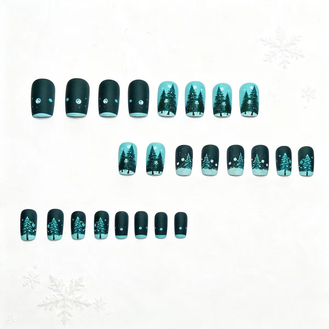 Kunstnägel mit Winterlichem Tannenbaum-Design Karnz