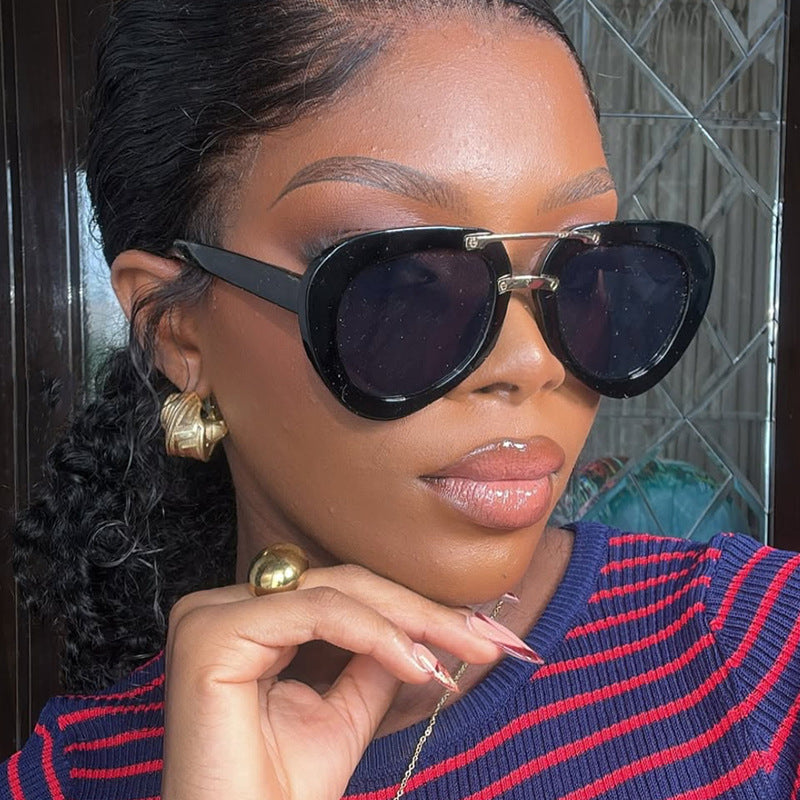 Damen extravagante Sonnenbrille im modernen Herzdesign Karnz