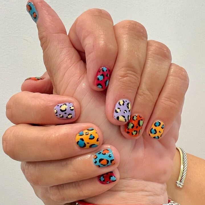 Kunstnagelset mit wildem Leopardenmuster Karnz