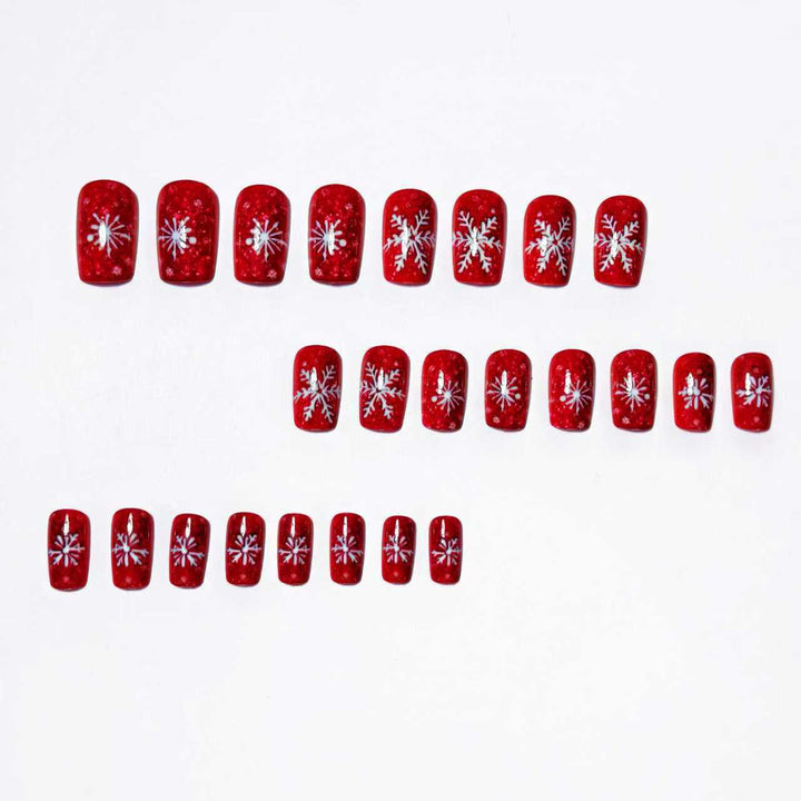 Kreative Nagelkunst mit Festlichem Schneeflocken-Design Karnz