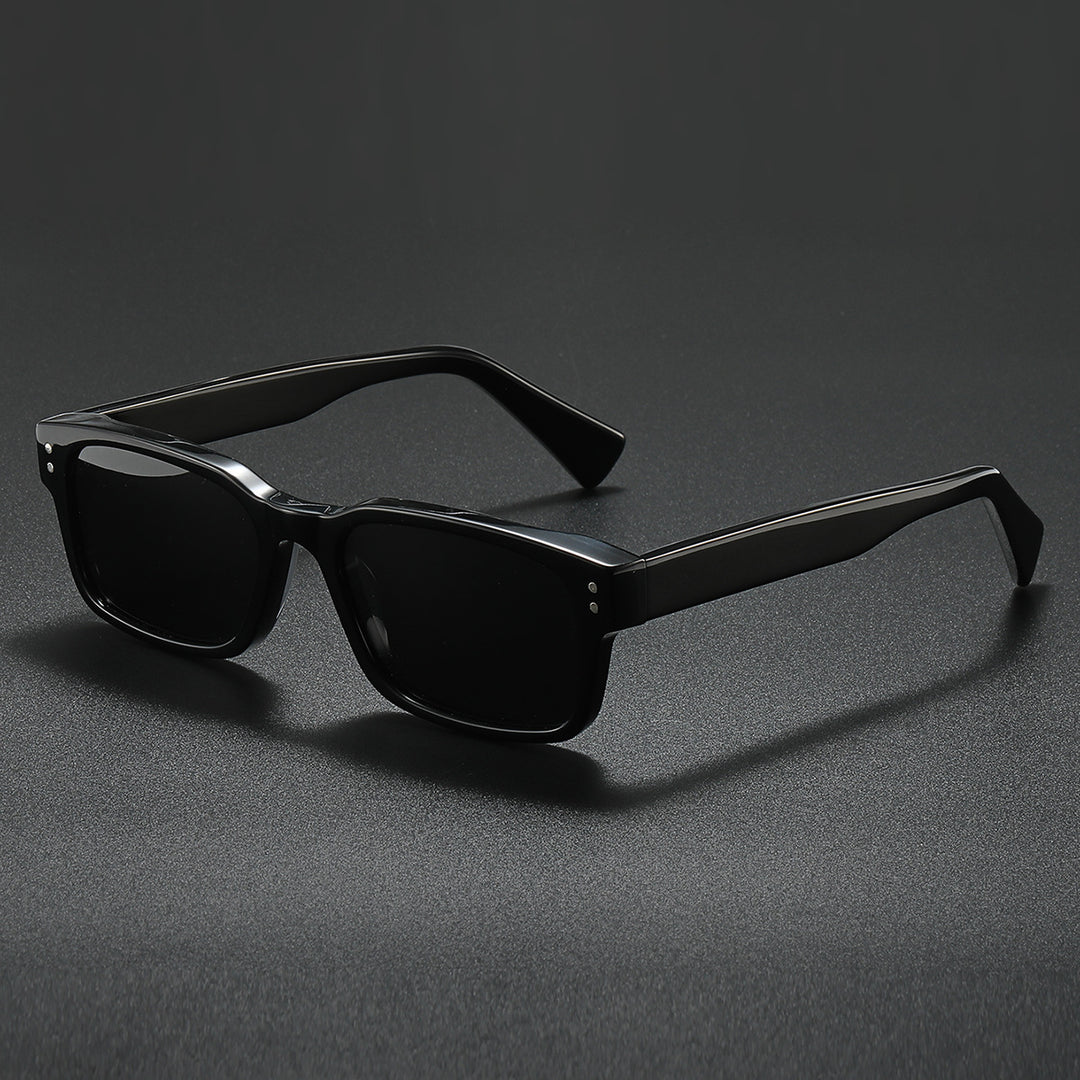 Damen Sonnenbrille im modernen, minimalistischen Design Karnz