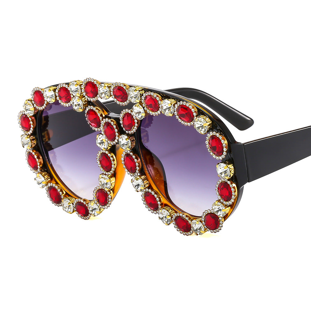 Damen Glamouröse Statement-Sonnenbrille mit auffälligem Kristallrahmen Karnz