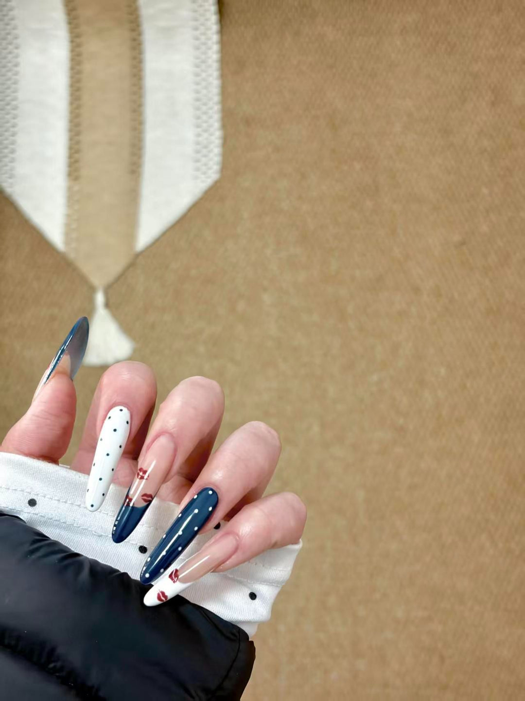 Dekorative Lange Stiletto Nagelverzierungen
