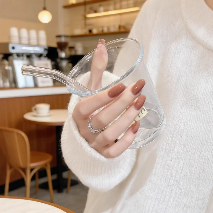Stylische Gel-Nagelverlängerungen