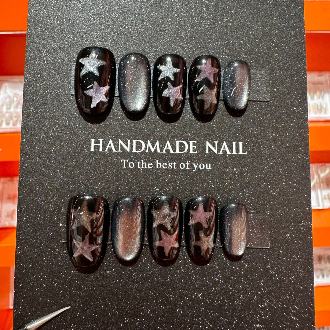 Künstlerisches Press-On-Nagelkunst-Set mit handgefertigten Sternen-Designs