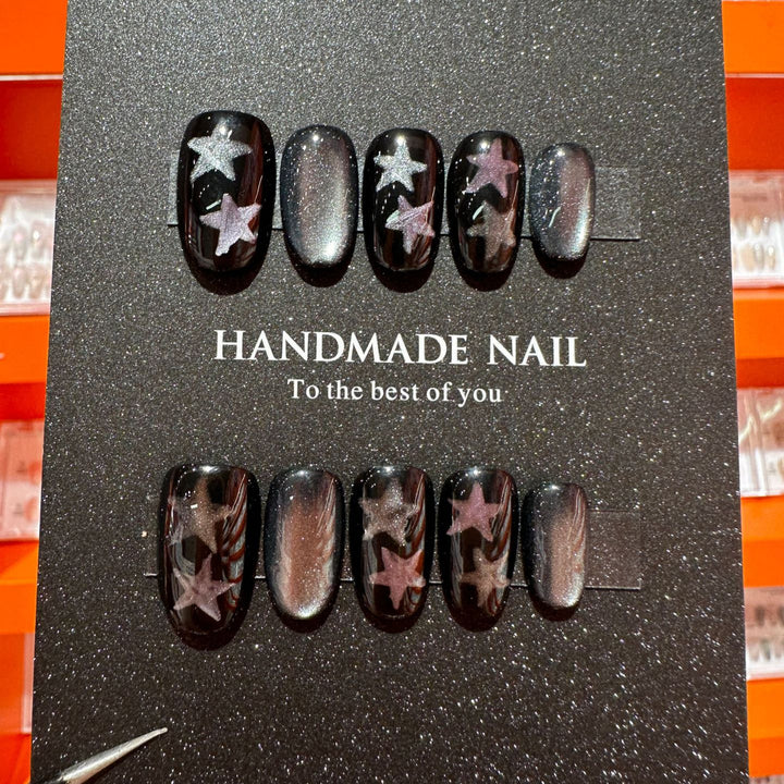 Künstlerisches Press-On-Nagelkunst-Set mit handgefertigten Sternen-Designs