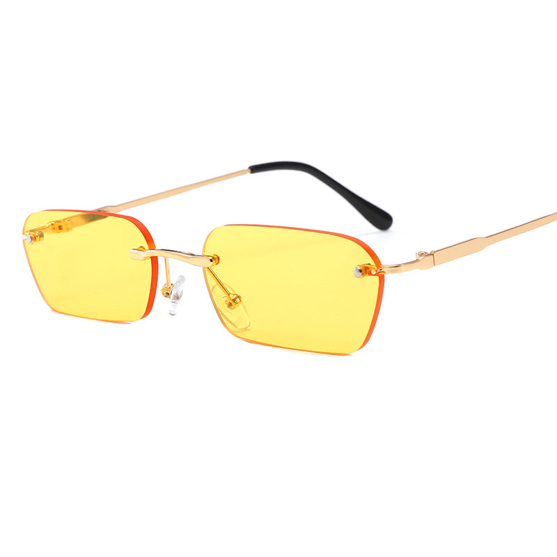 Damen modische rechteckige Sonnenbrille mit luxuriösem Metallrahmen Karnz