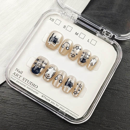 Künstliche Nagelspitzen mit Schimmerndem Design Karnz