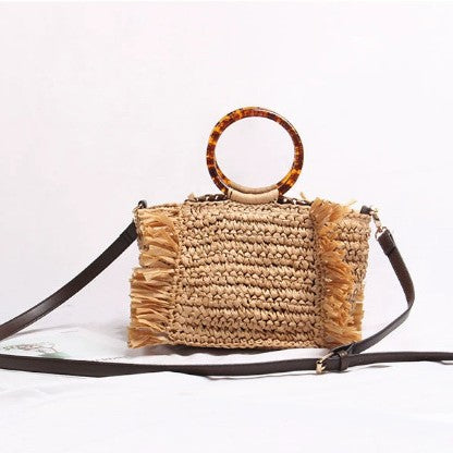 Damen Handtasche aus geflochtenem Naturmaterial mit Fransen und stylishem Henkel Karnz