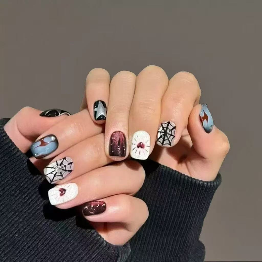 Themed Press-On Nail Set Karnz