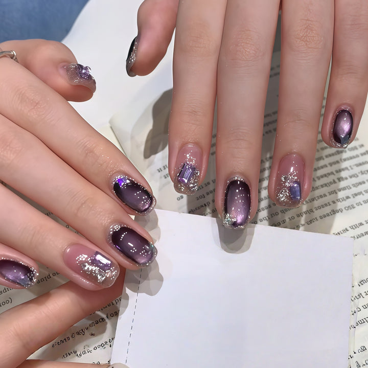 Glamouröse Nagelspitzen mit Ombre-Effekt und Glitzer Karnz