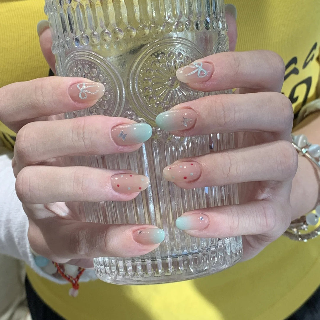 Elegantes Floral Press-On Nagelset