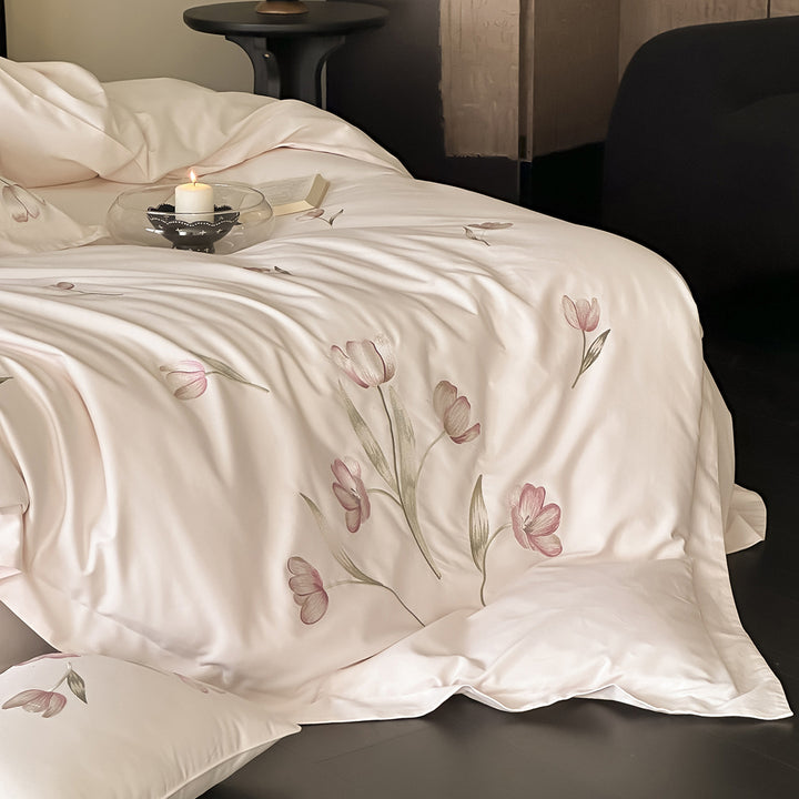 Luxuriöses Baumwoll-Satin Tulpenprint Bettbezug Set mit umkehrbaren Kissenbezügen