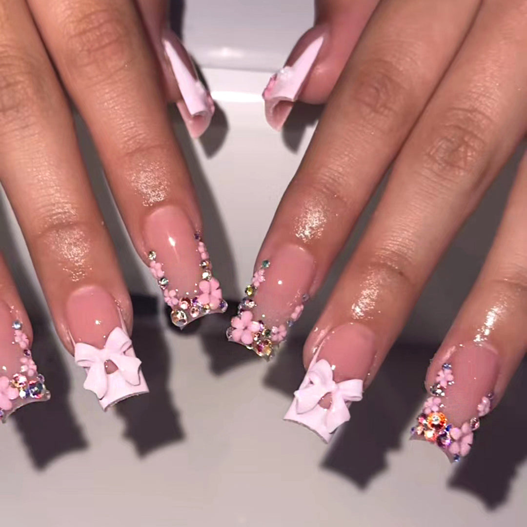 Künstliche Fingernägel mit Floralen Applikationen Karnz