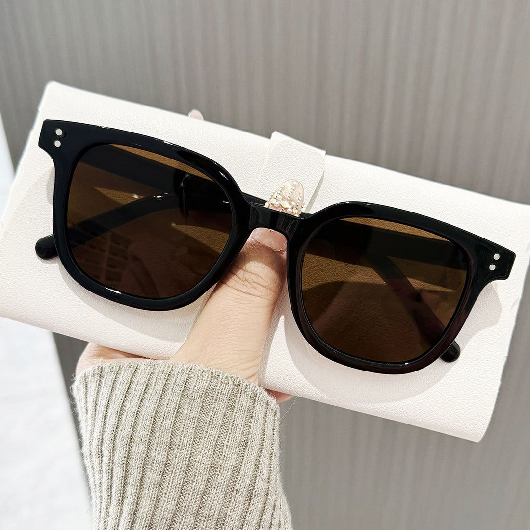 Stylische Breitrahmen-Sonnenbrille