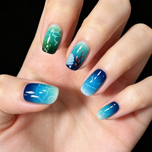 Künstlerisch vom Ozean inspiriertes Nail Art Enhancement Karnz