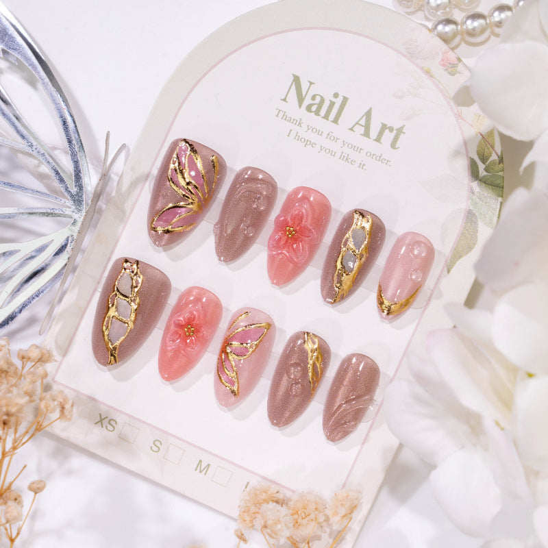 Elegante floral verzierte Press-On Nagelkollektion