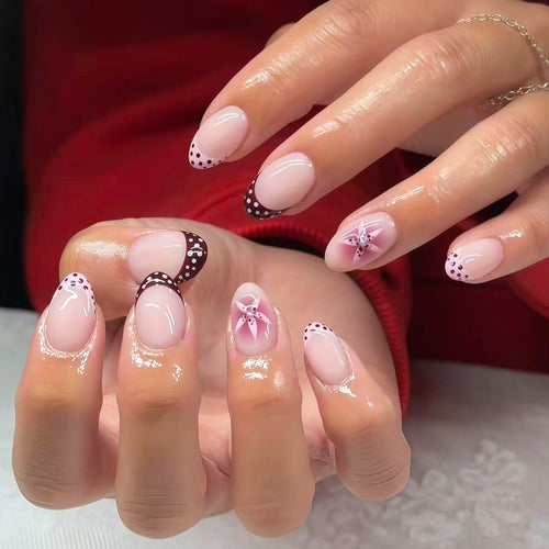 Elegantes Press-On-Nagelset mit künstlerischem Design