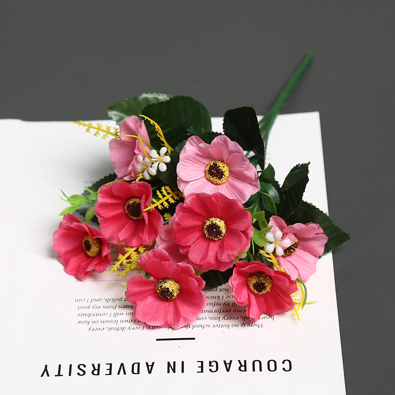 Dekorative Blumenstrauß für die Wohnkultur Anzeige