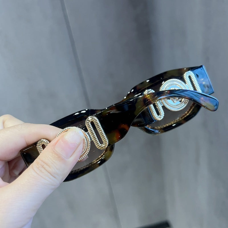 Damen modische Sonnenbrille mit funkelndem Strassrahmen Karnz