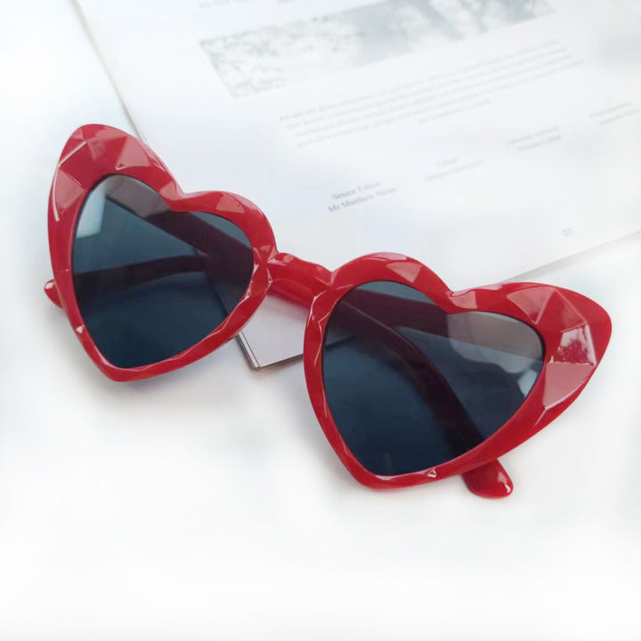 Damen Herzförmige Sonnenbrille mit transparenten Gläsern Karnz