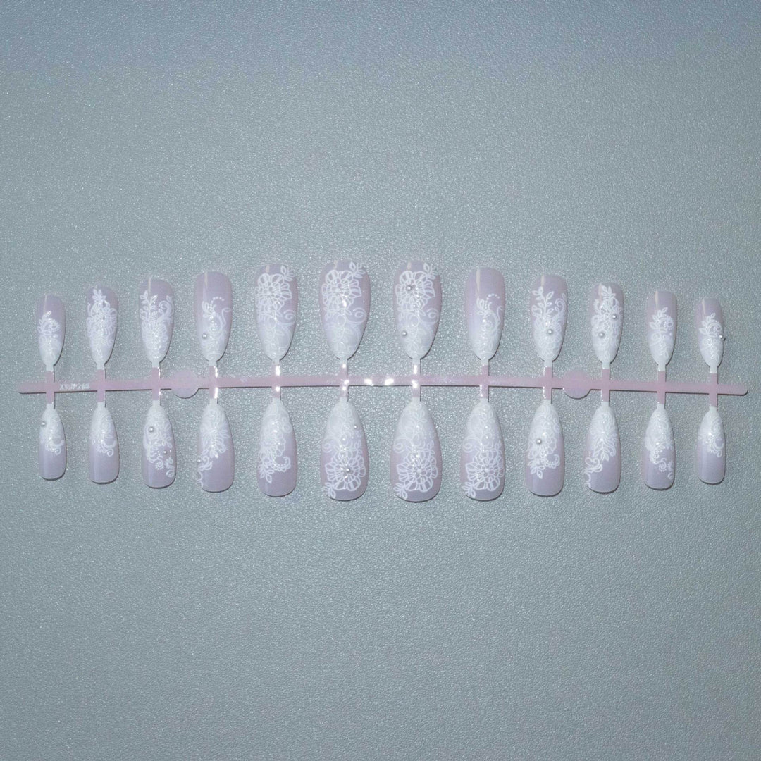 Elegantes Spitzen Design Acryl Nagelkunst Set