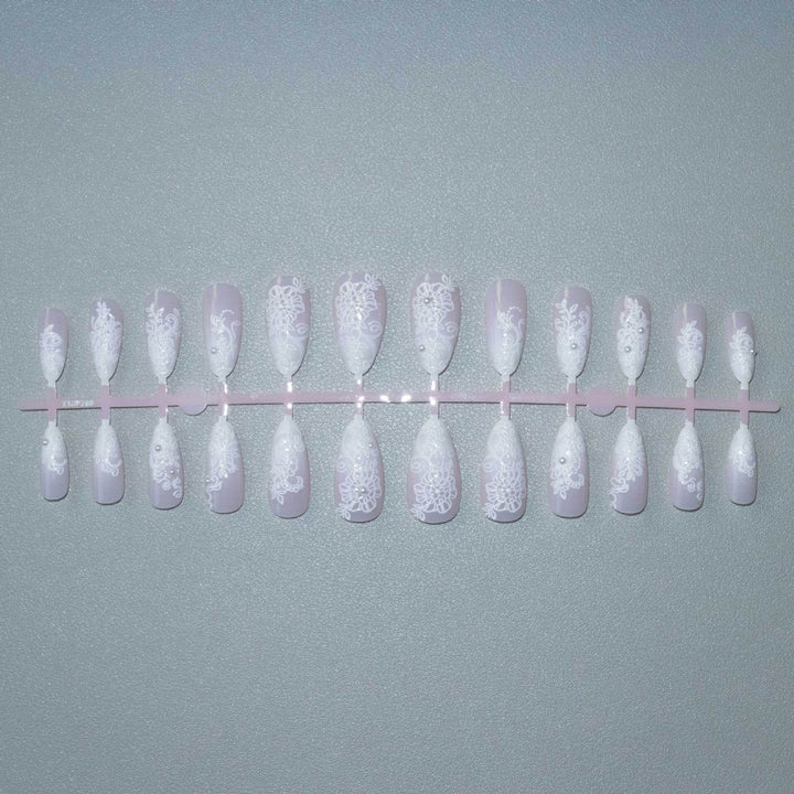 Elegantes Spitzen Design Acryl Nagelkunst Set