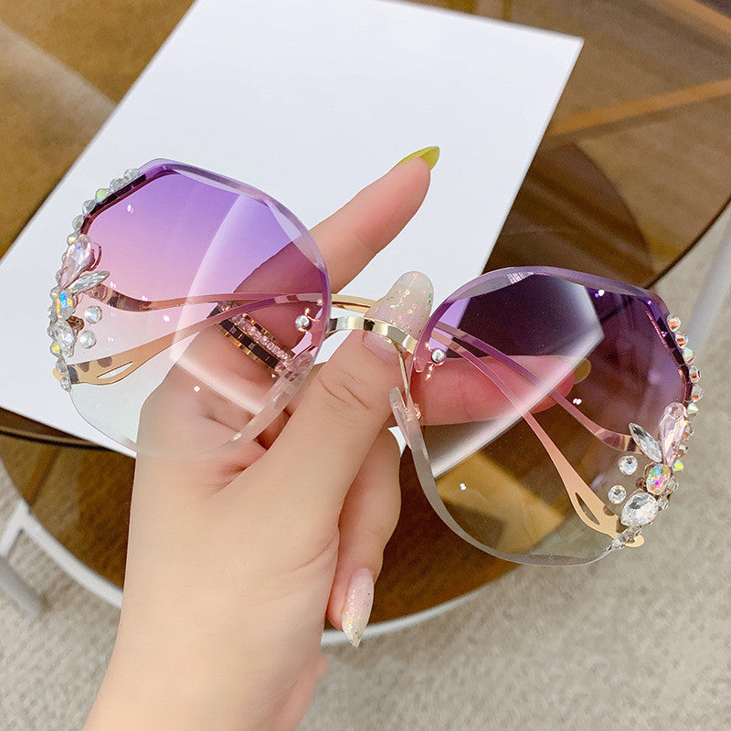 Damen Oversized Sonnenbrille mit dekorativen Steinen Karnz