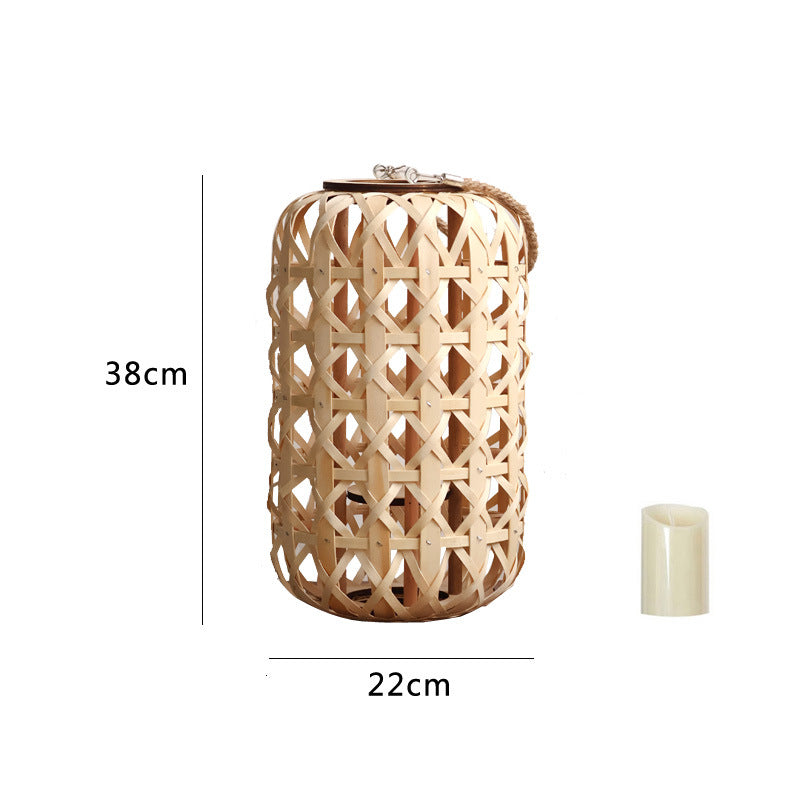 Elegante Laterne aus handgewebtem Naturmaterial Karnz