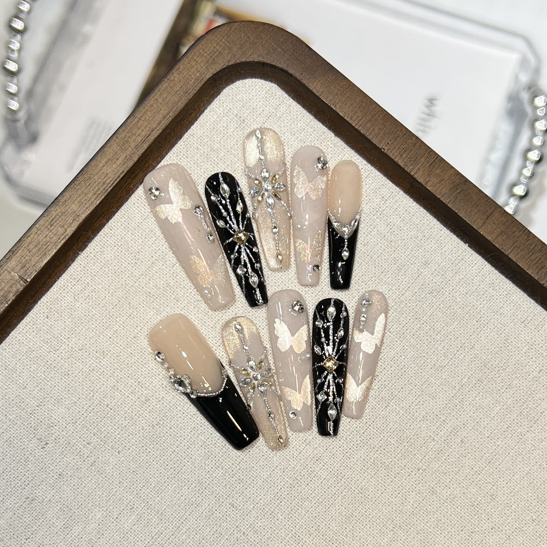 Elegantes von Schmetterlingen inspiriertes Press-On-Nagelkunstset Karnz