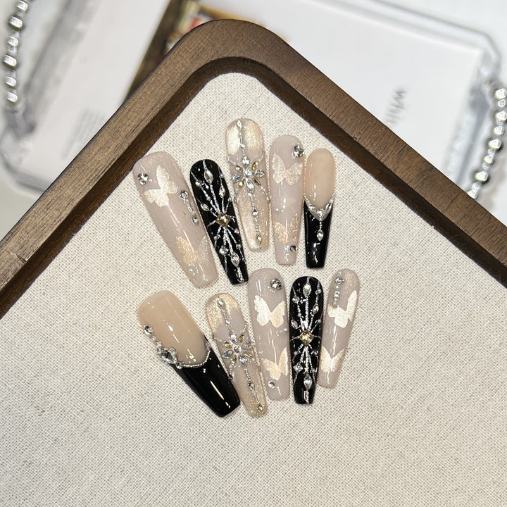 Elegantes von Schmetterlingen inspiriertes Press-On-Nagelkunstset Karnz