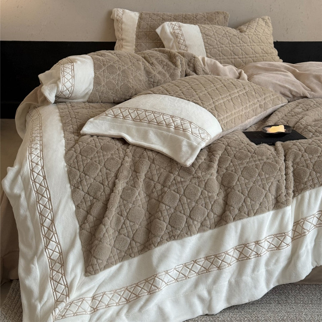 Luxuriös Wendbares Sherpa-geprägtes Diamant-Steppbett-Set mit Besticktem Saum