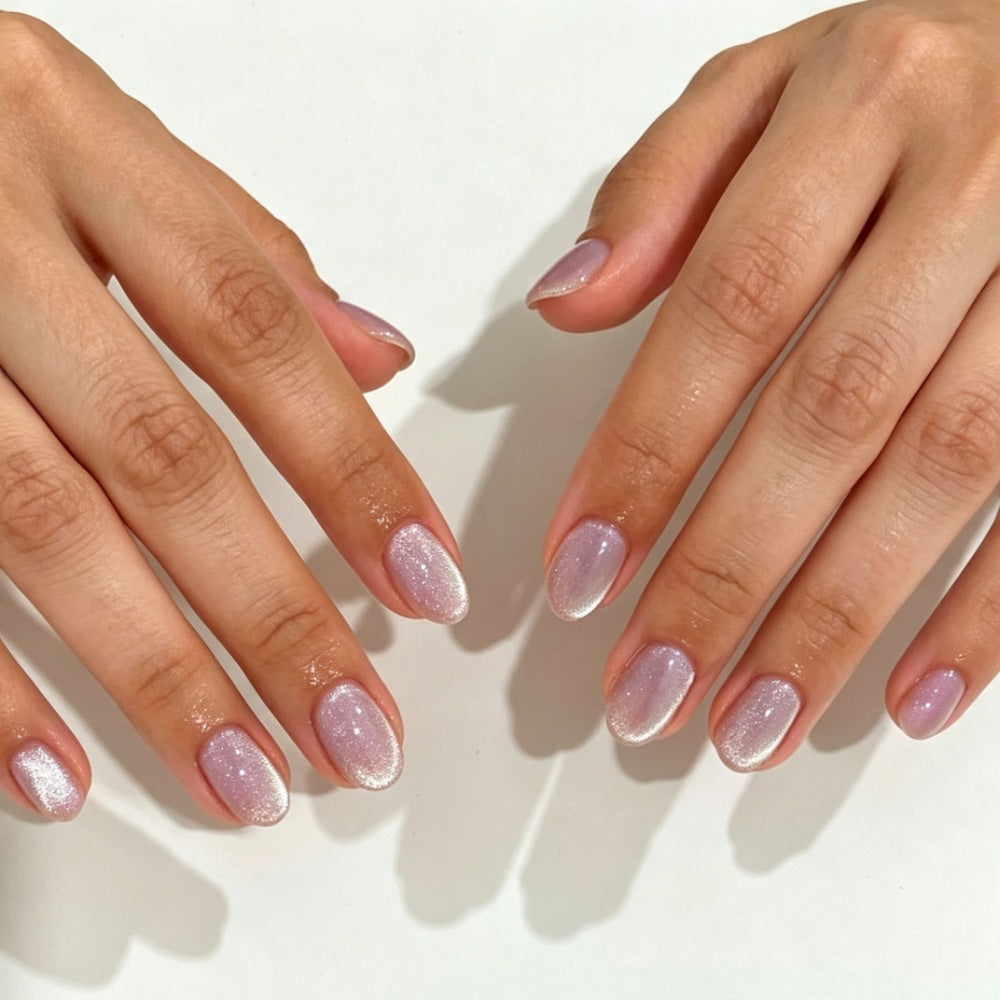 Elegante Kunstnägel mit Schimmerndem Ombre-Effekt Karnz