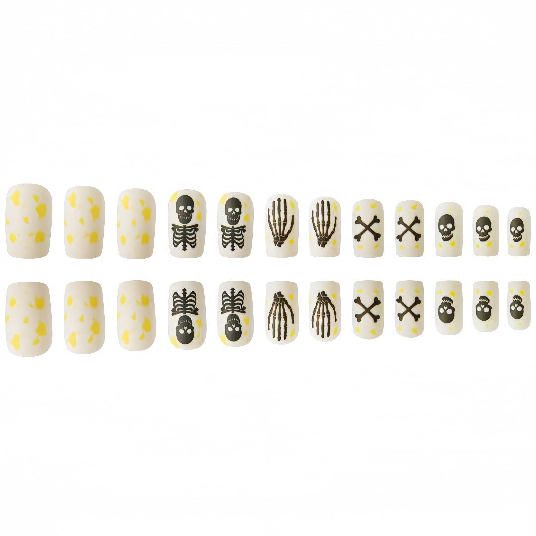 Kreatives Skelett-Nagelkunstdesign Karnz