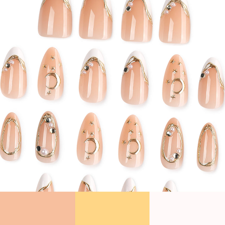 Elegante Nagelkunst mit Glitzer- und Mondmotiven Karnz
