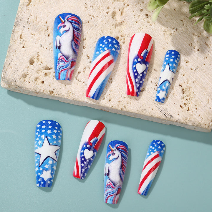Kreative Kunstnägel mit patriotischen Motiven Karnz