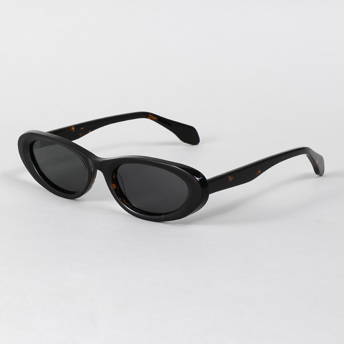 Damen Designer Sonnenbrille im modernen Oval-Design Karnz