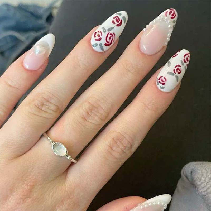 Florale Nagelkunst