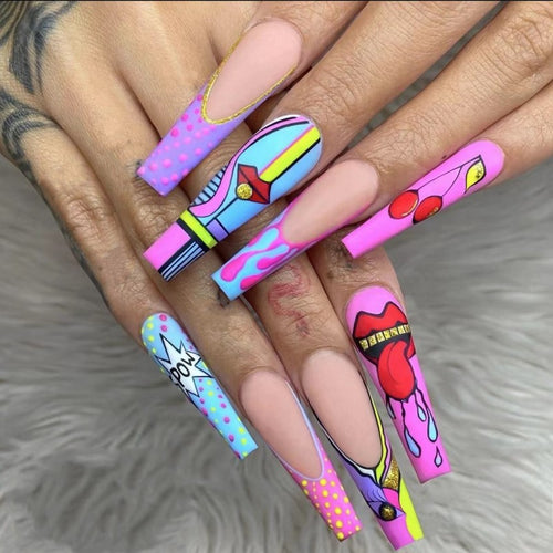 Kreative Kunstnägel mit mutigen Designs Karnz