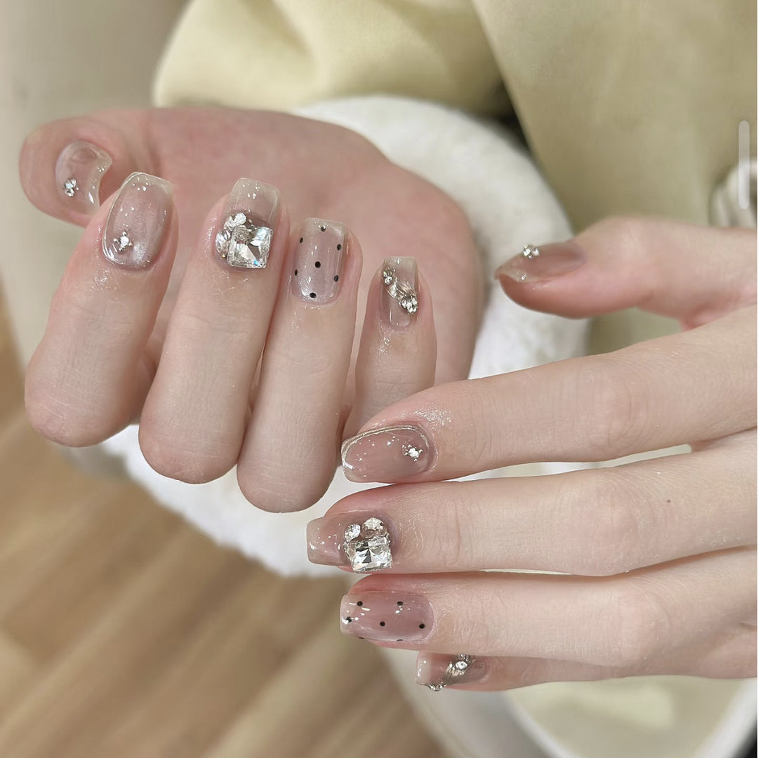 Luxuriöses Dekoratives Press-On Nagelkunst Set Karnz