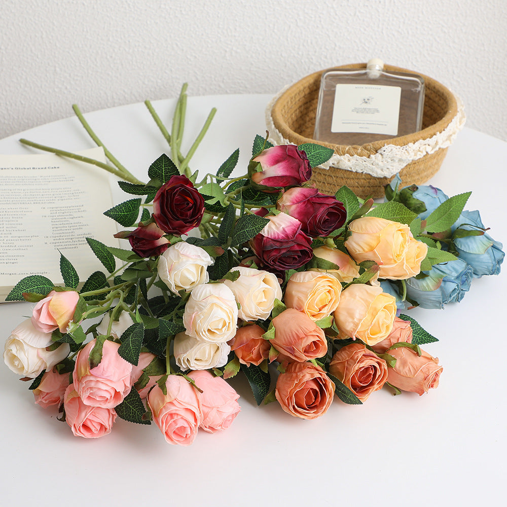 Realistische Kunstrose mit detaillierten Blüten Karnz