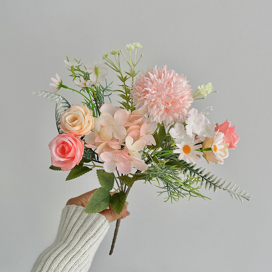 Dekorative Blumenstrauß Karnz