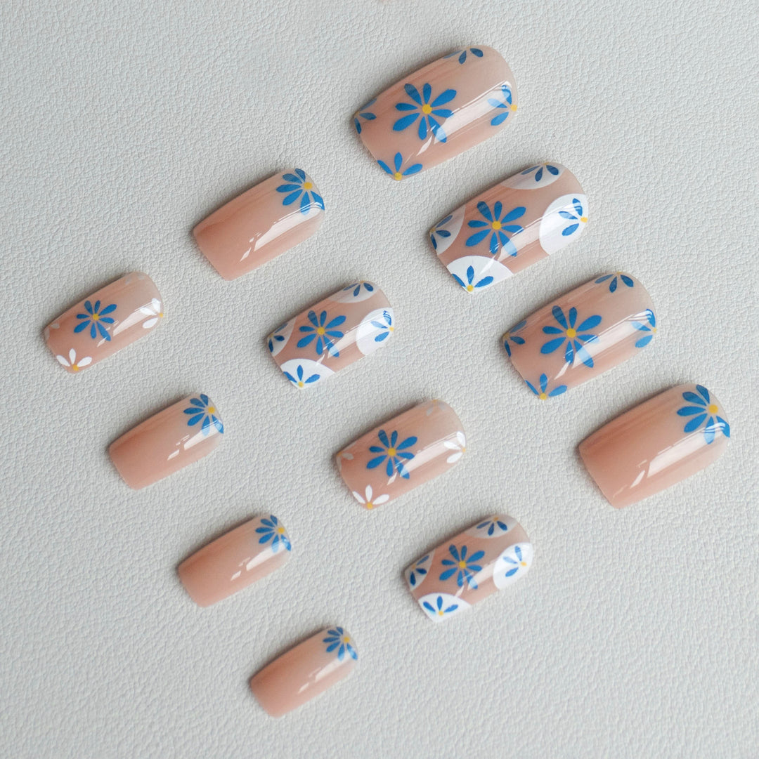 Florales Acryl-Nagelkunst-Design