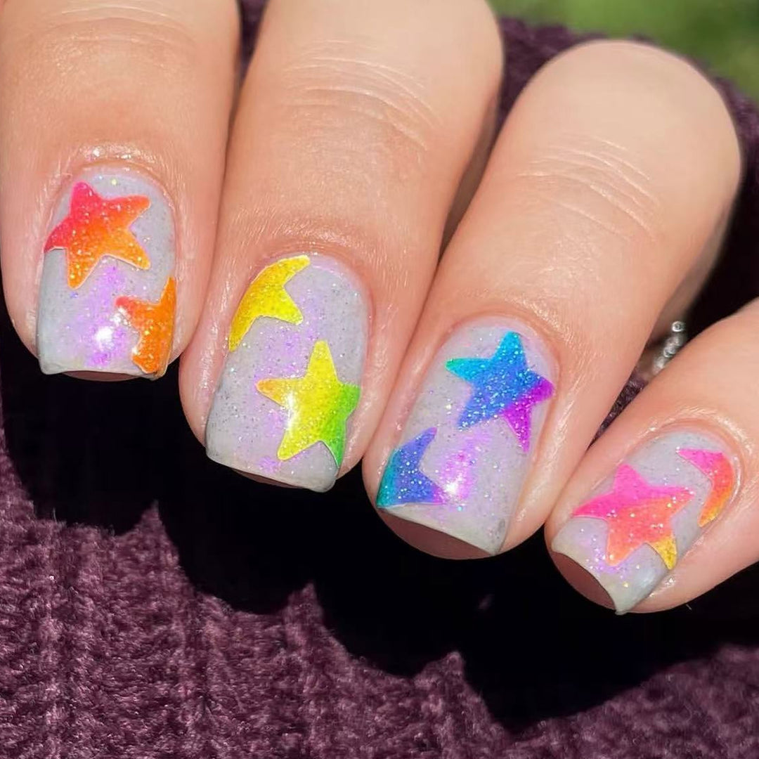 Sternenleuchtende Glow-In-The-Dark Nagelkunst Erweiterungen Karnz
