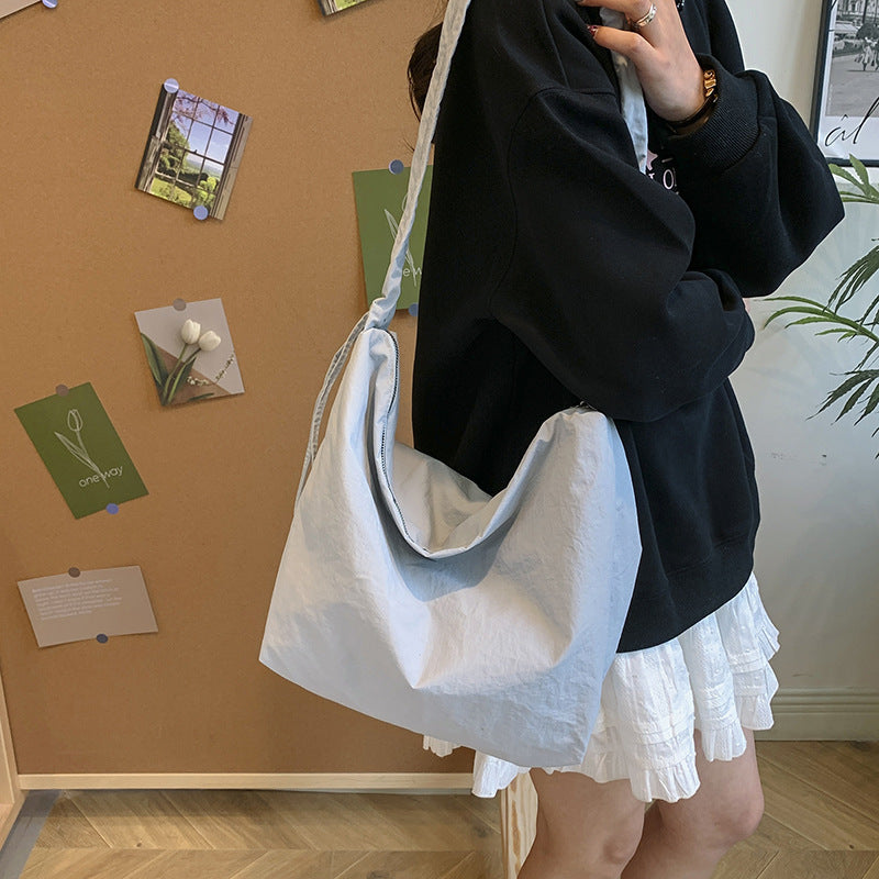 Lässige lässige Hobo-Tasche Karnz