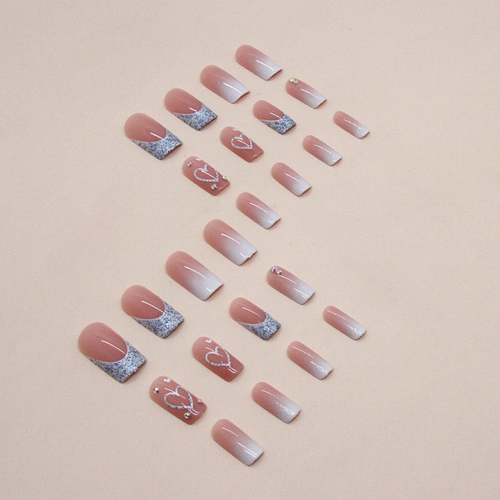 Glamorous Heart Design Nagelverlängerungen Karnz