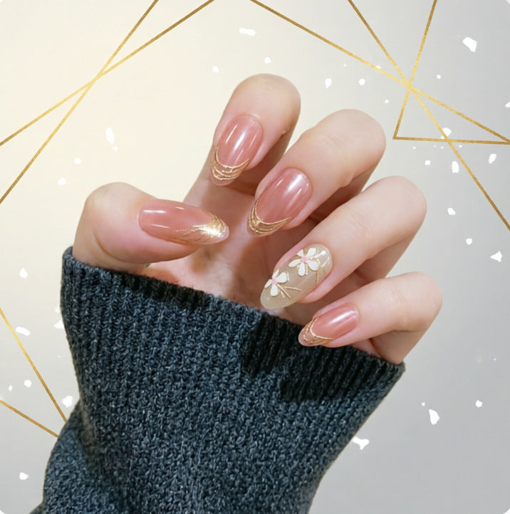 Kunstnägel mit Floralem Design Karnz