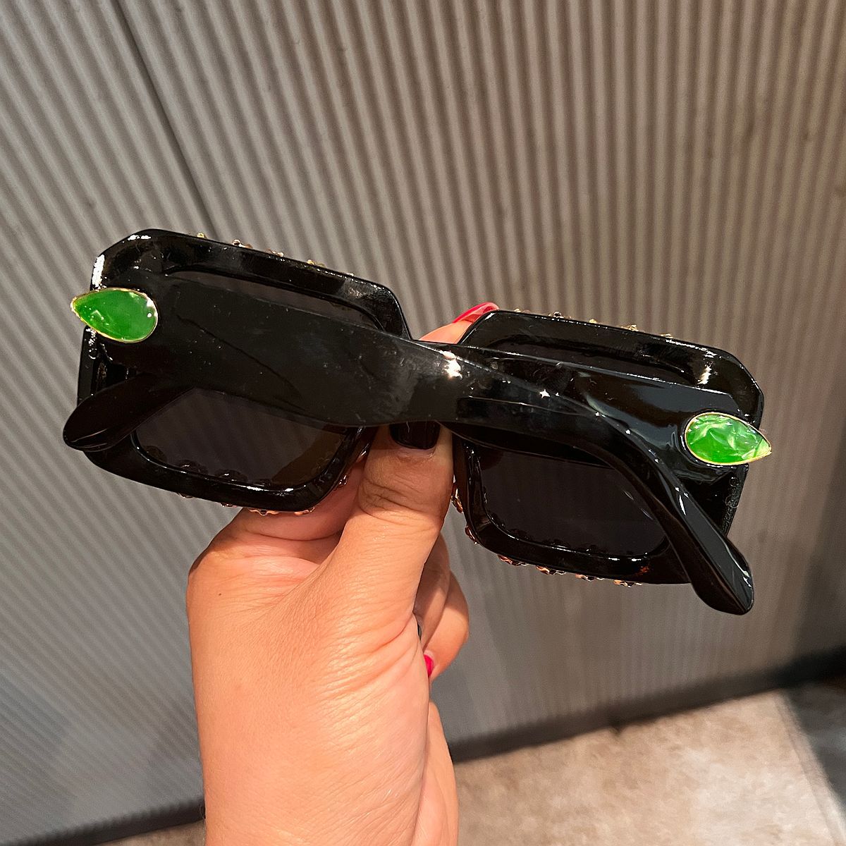 Damen Sonnenbrille mit funkelndem Kristallrahmen Karnz