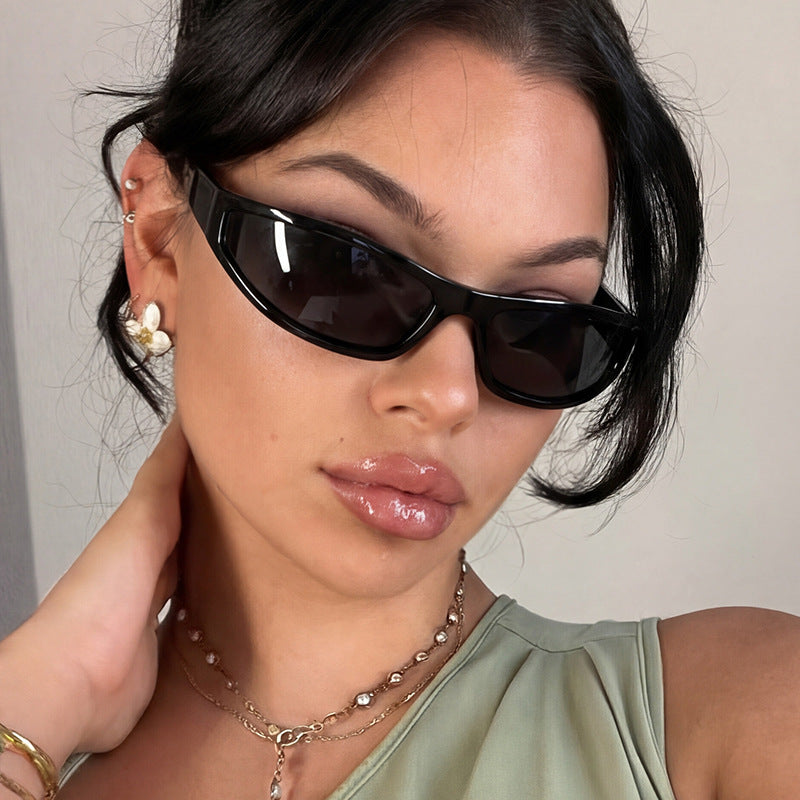 Damen sportliche Sonnenbrille mit flachem, aerodynamischem Design und UV-Schutz Karnz