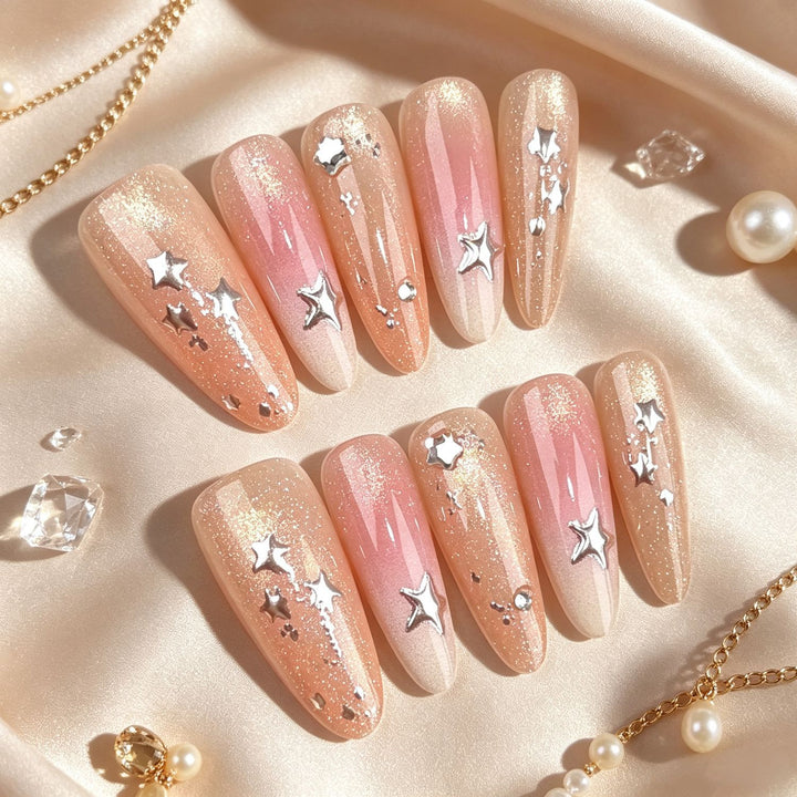 Glamouröse 3D Nagelstyles Karnz